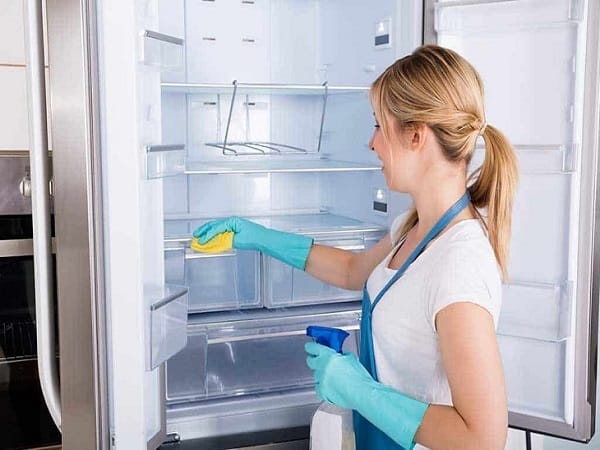 Mẹo để tủ lạnh không đóng tuyết: Vệ sinh tủ lạnh